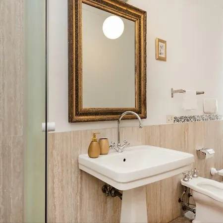 Shabby Chic Flats Vatican Museums Apartment *